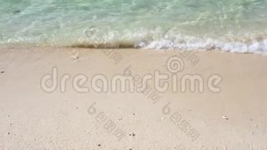 在海滩上放松。 <strong>暑假</strong>，田园风光.. 纯蓝色的海水，为您的设计<strong>提</strong>供简单的纹理